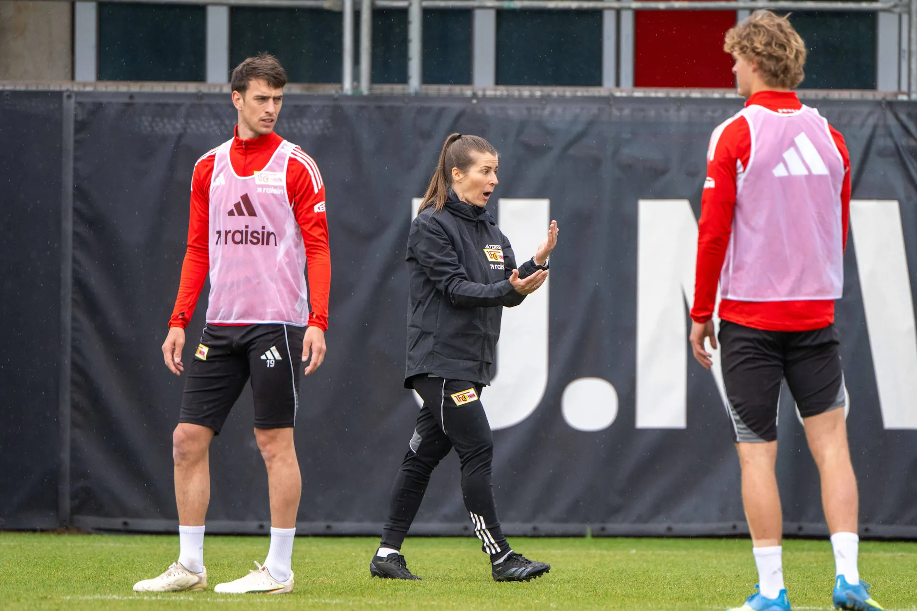 Marie-Louise Eta will bei ihrem Debüt als Union-Cheftrainerin unbedingt gegen den VfL Wolfsburg gewinnen.