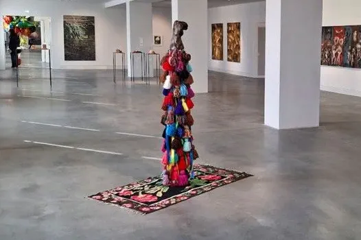 Erez Israeli: Installation „Pomul Strămoșilor“(Stammbaum)