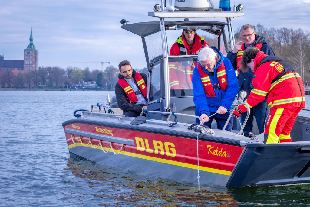 Frank-Walter Steinmeier in Stralsund: Was bringt inszenierte Bürgernähe in Zeiten wie diesen?