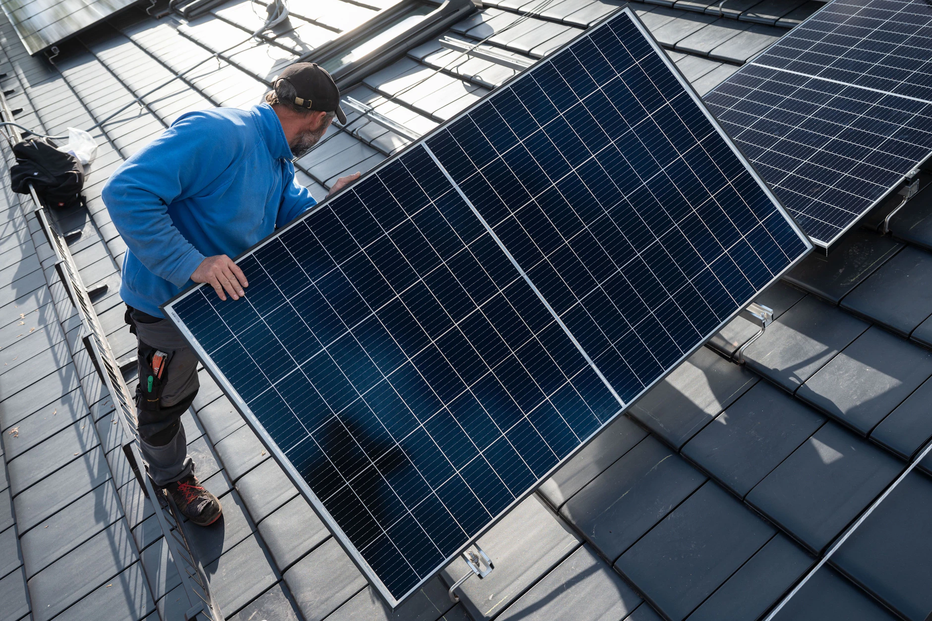 Photovoltaik statt Gas: Laut einem Bericht von Bloomberg könnte ein neuer Solarboom in Deutschland das knapp gewordene LNG ersetzen.