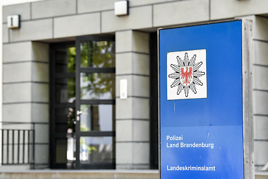 Die Brandenburger Polizei vermeldet nach länderübergreifenden Durchsuchungen einen Erfolg im Kampf gegen Geldwäsche.