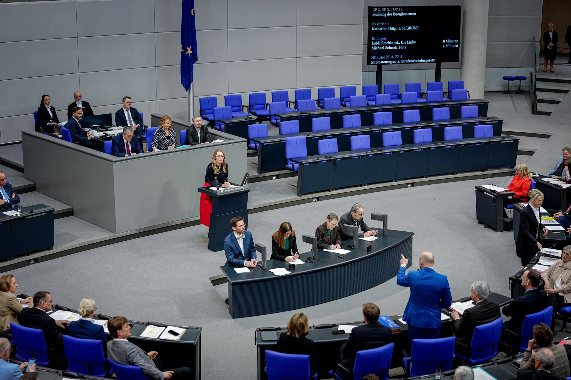 Sowohl die Bundesregierung als auch die Grünen stießen im Bundestag mit ihren Gesetzesvorstößen auf Kritik.