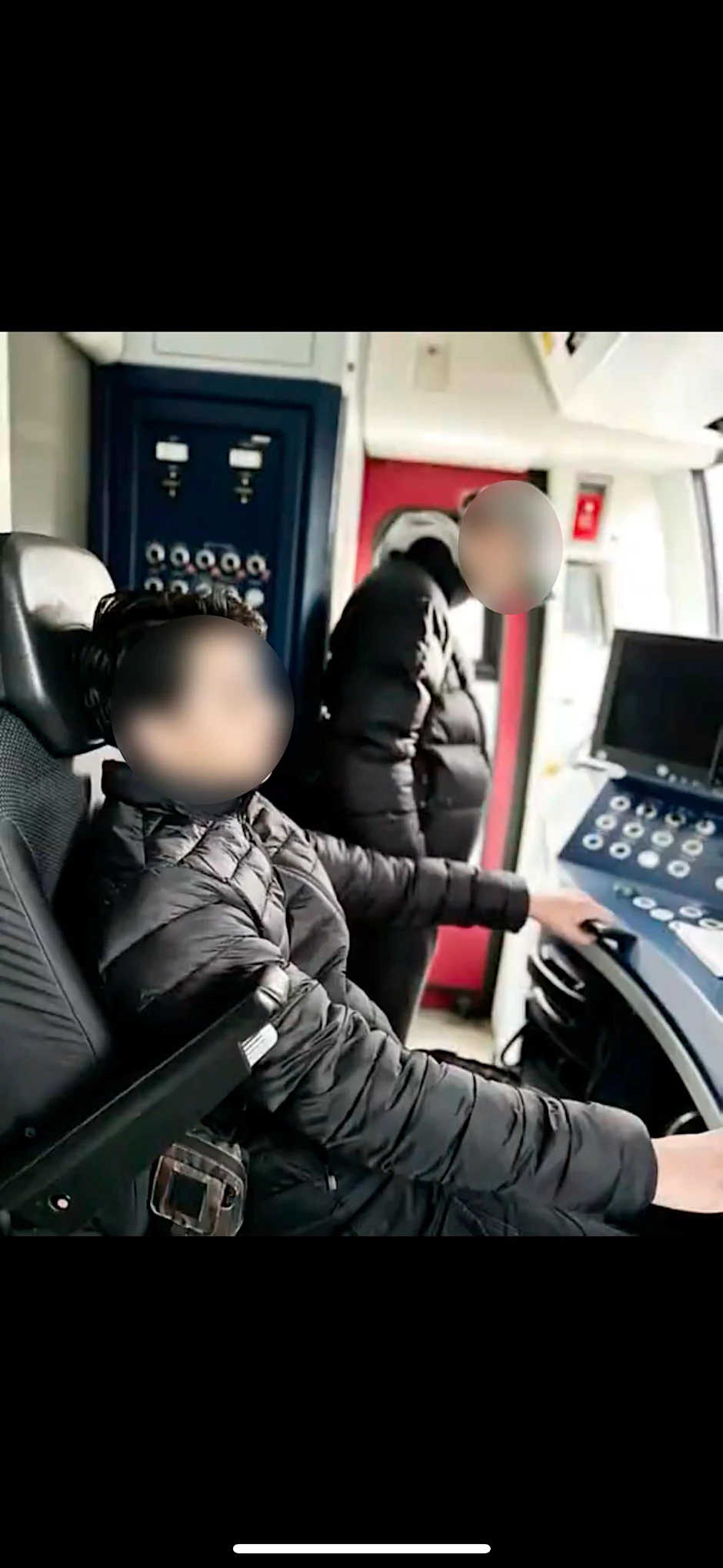 Unbefugt in einem S-Bahn-Führerstand in Berlin unterwegs: Immer wieder dringen junge Männer in verbotene Bereiche ein.