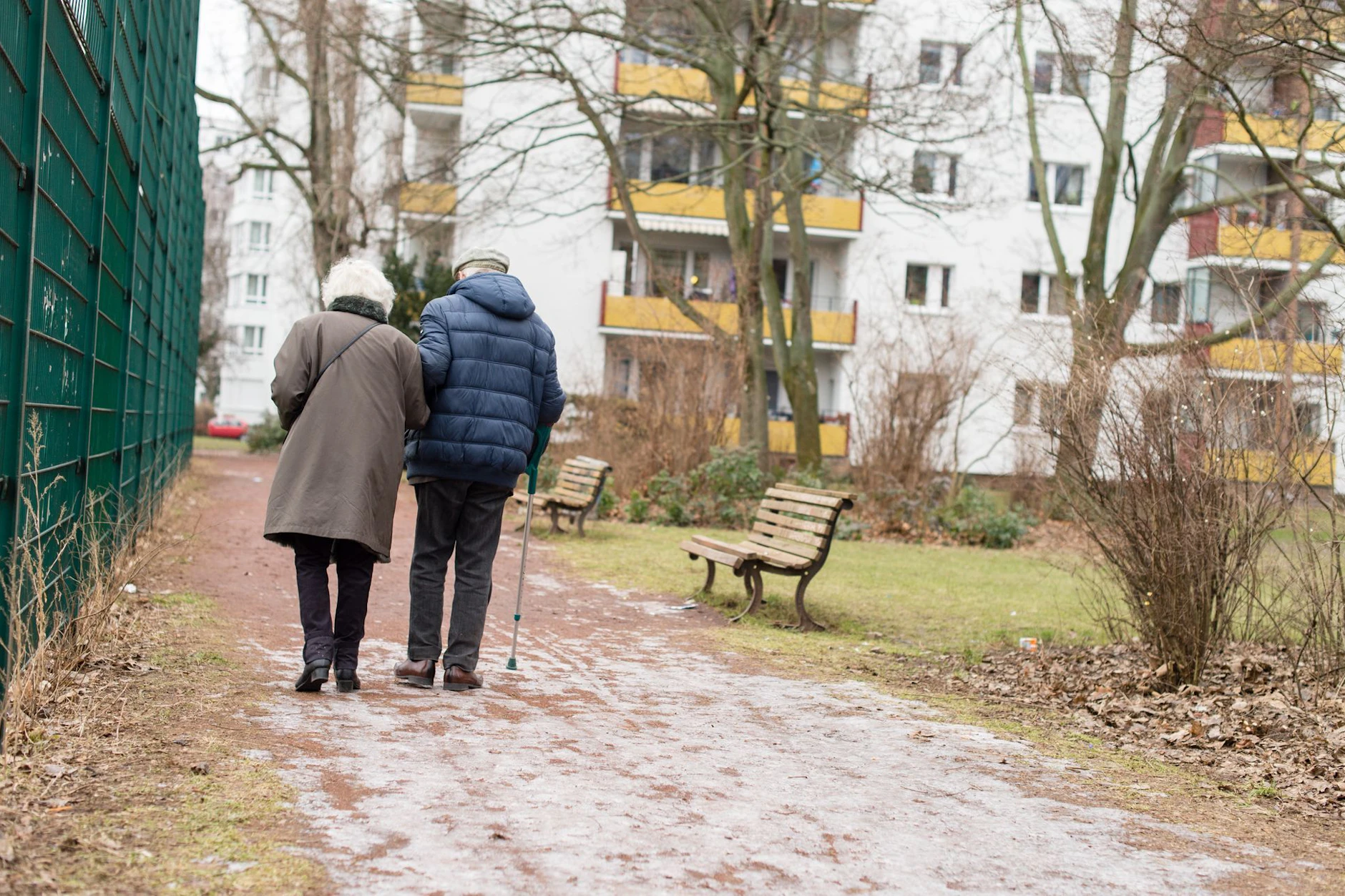 Gerade ältere Menschen sind in Berlin armutsgefährdet. (Symbolbild)