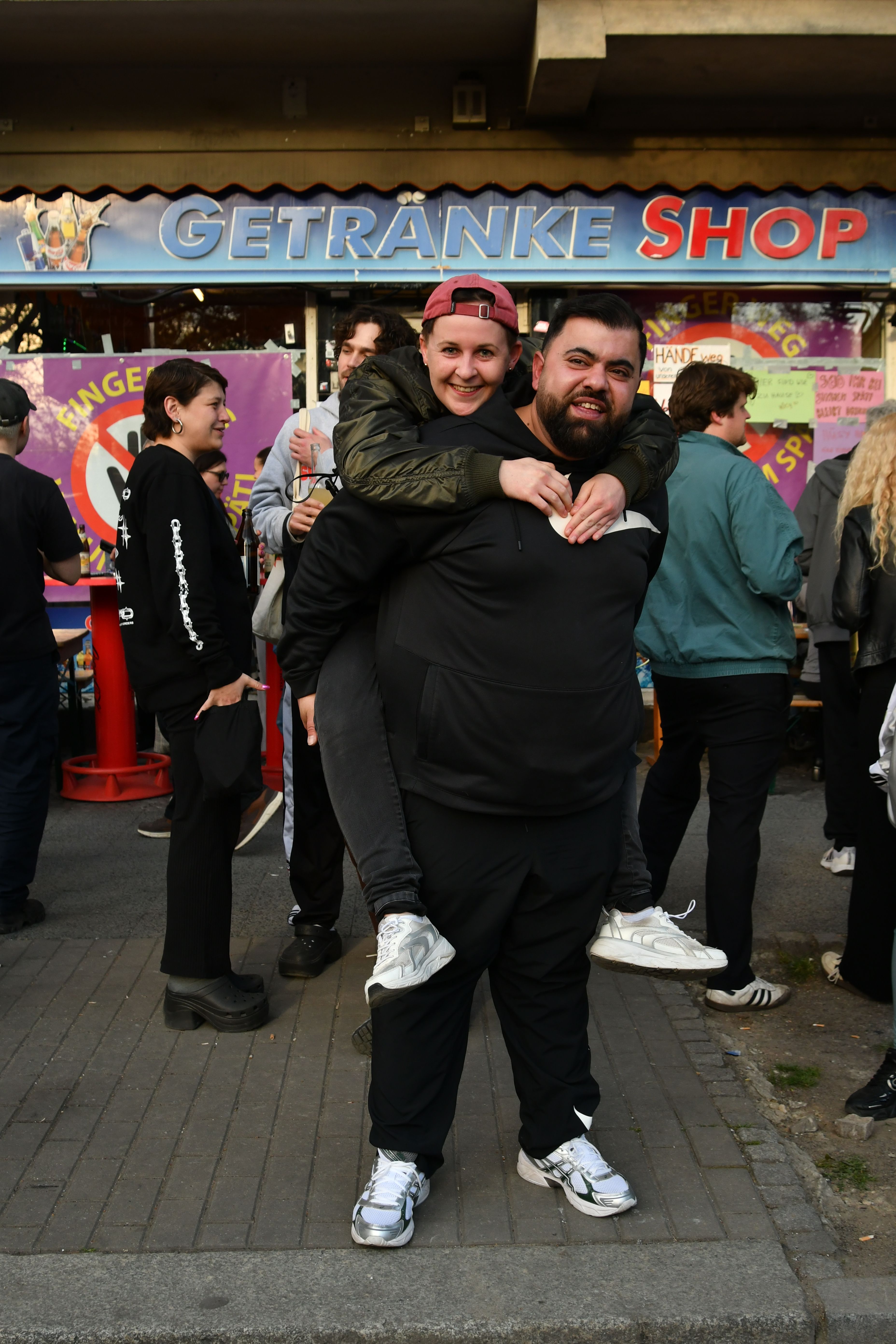 „Finger weg von unserem Späti!“ – ein Kiez kämpft um seine Seele