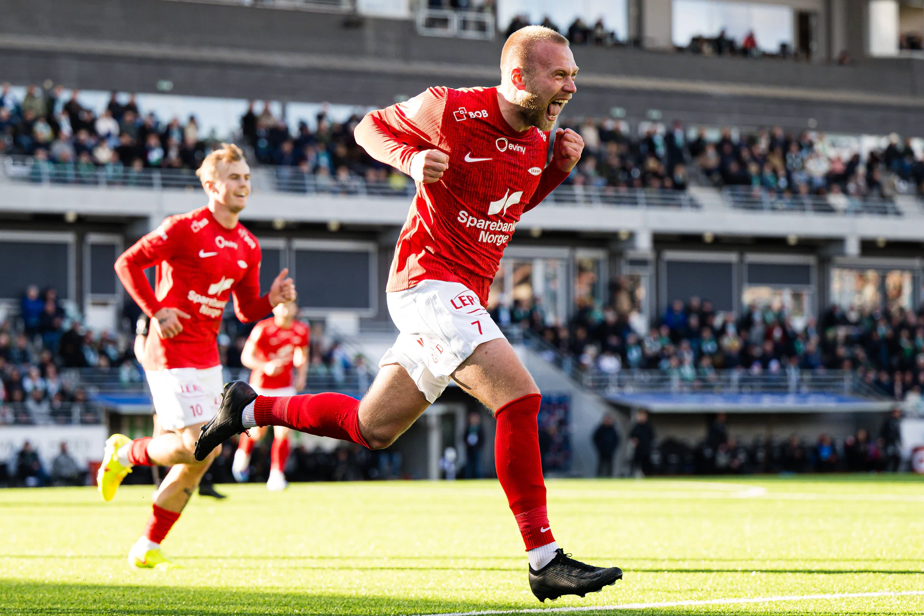 Jon Thorsteinsson kann sich endlich freuen. Beim norwegischen Klub SK Brann Bergen trifft Herthas Leihstürmer wieder
