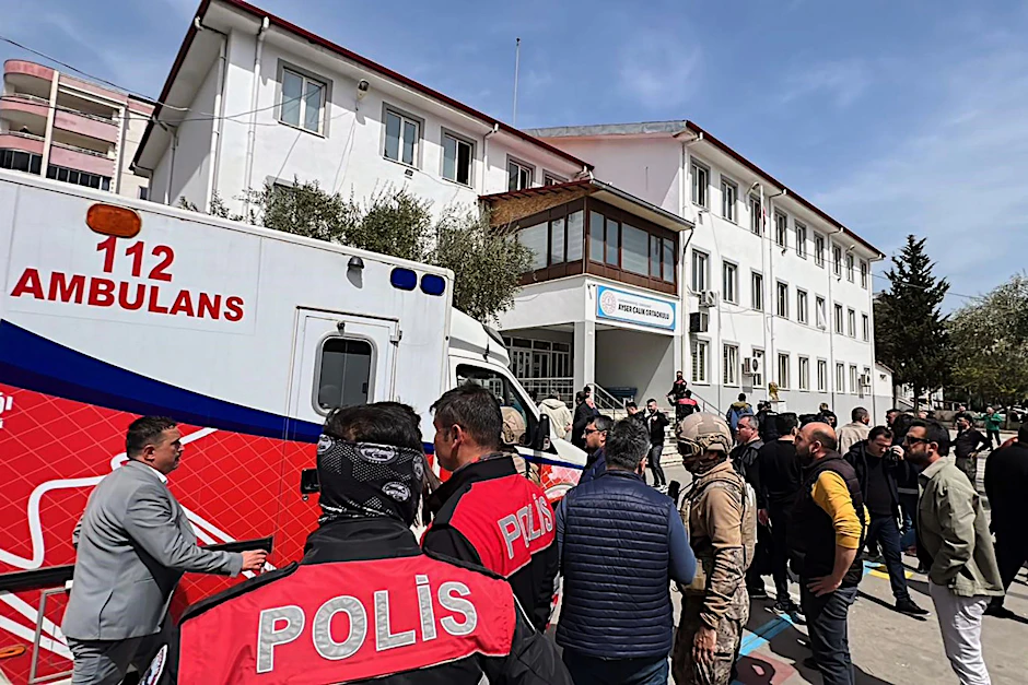 Ein Achtklässler hat an der Schule im südosttürkischen Kahramanmaras mehrere Personen erschossen.