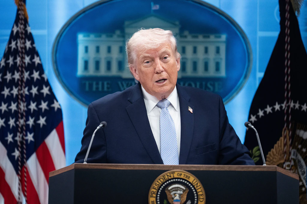 Trump unterschreibt neue Pipeline-Genehmigungen: Mehr Öl soll zwischen USA und Kanada fließen