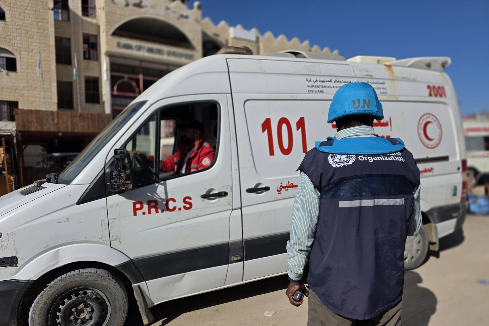 Hilfstransporte der WHO und des Roten Halbmonds werden von Israel oft nicht in den Gazastreifen hineingelassen.