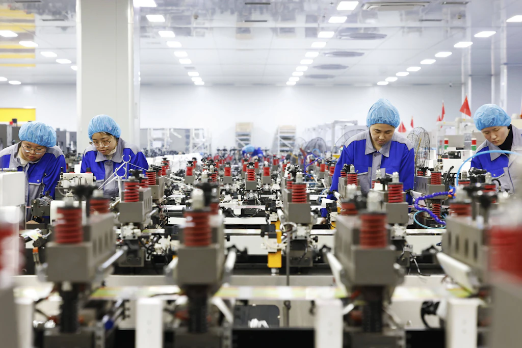 Durch technologische Förderung, politische Anreize und innovationsorientierte Entwicklung treibt die Volksrepublik China ihre Industrie voran.