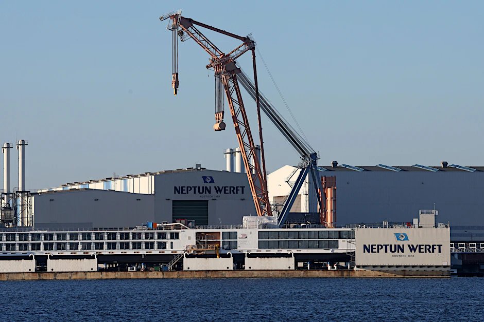 Auf der Neptun Werft, Teil der Meyer Gruppe, sollen nun Konverterplattformen hergestellt werden.