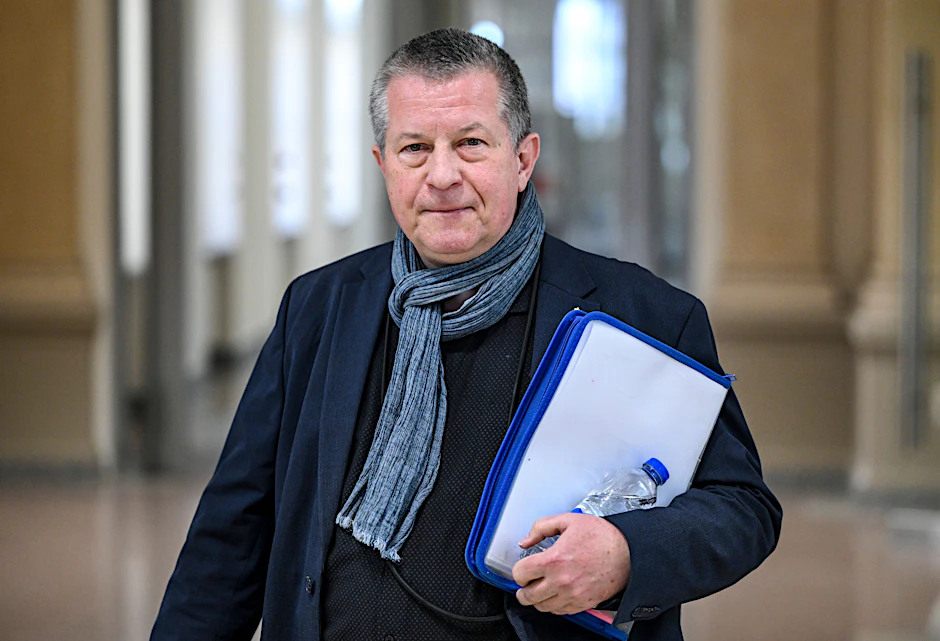 Der CDU-Abgeordnete Christian Goiny kommt zur Sitzung des Untersuchungsausschusses zur Vergabe von Fördermitteln für Projekte gegen Antisemitismus.