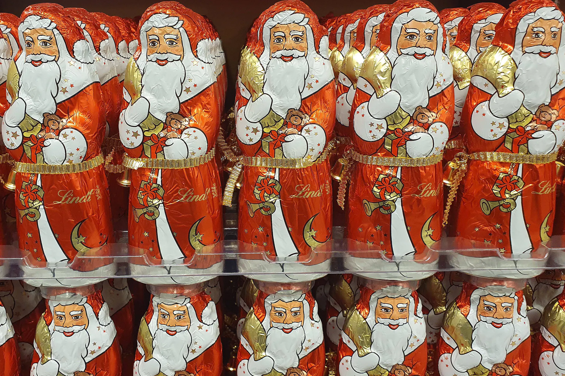 Wird günstiger: Lindt senkt die Preise – auch der klassische Schoko-Weihnachtsmann soll weniger kosten. (Symbolbild)