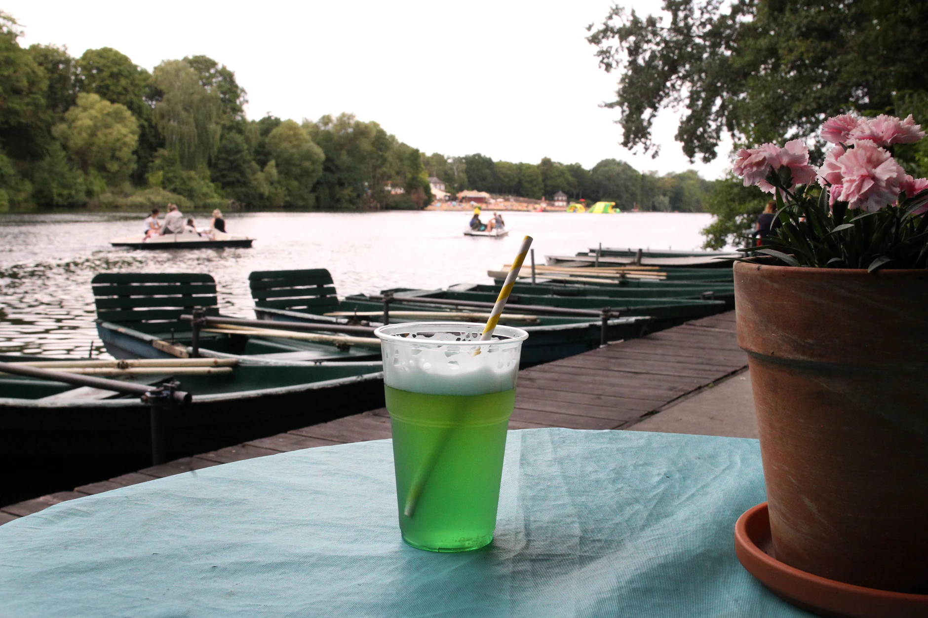Berliner Weiße, Boote und ganz viel Gelassenheit. Das war die Fischerpinte in Wedding.