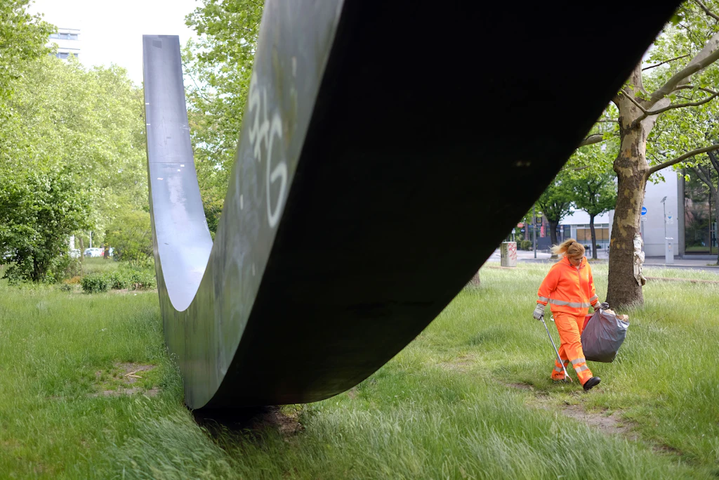 Beutel-Ableger, Kot-Vergesser, Unsichtbare: So geht es zu auf der Hundeköttel-Wiese an der Urania