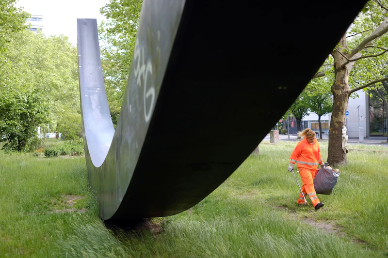 Beutel-Ableger, Kot-Vergesser, Unsichtbare: So geht es zu auf der Hundeköttel-Wiese an der Urania