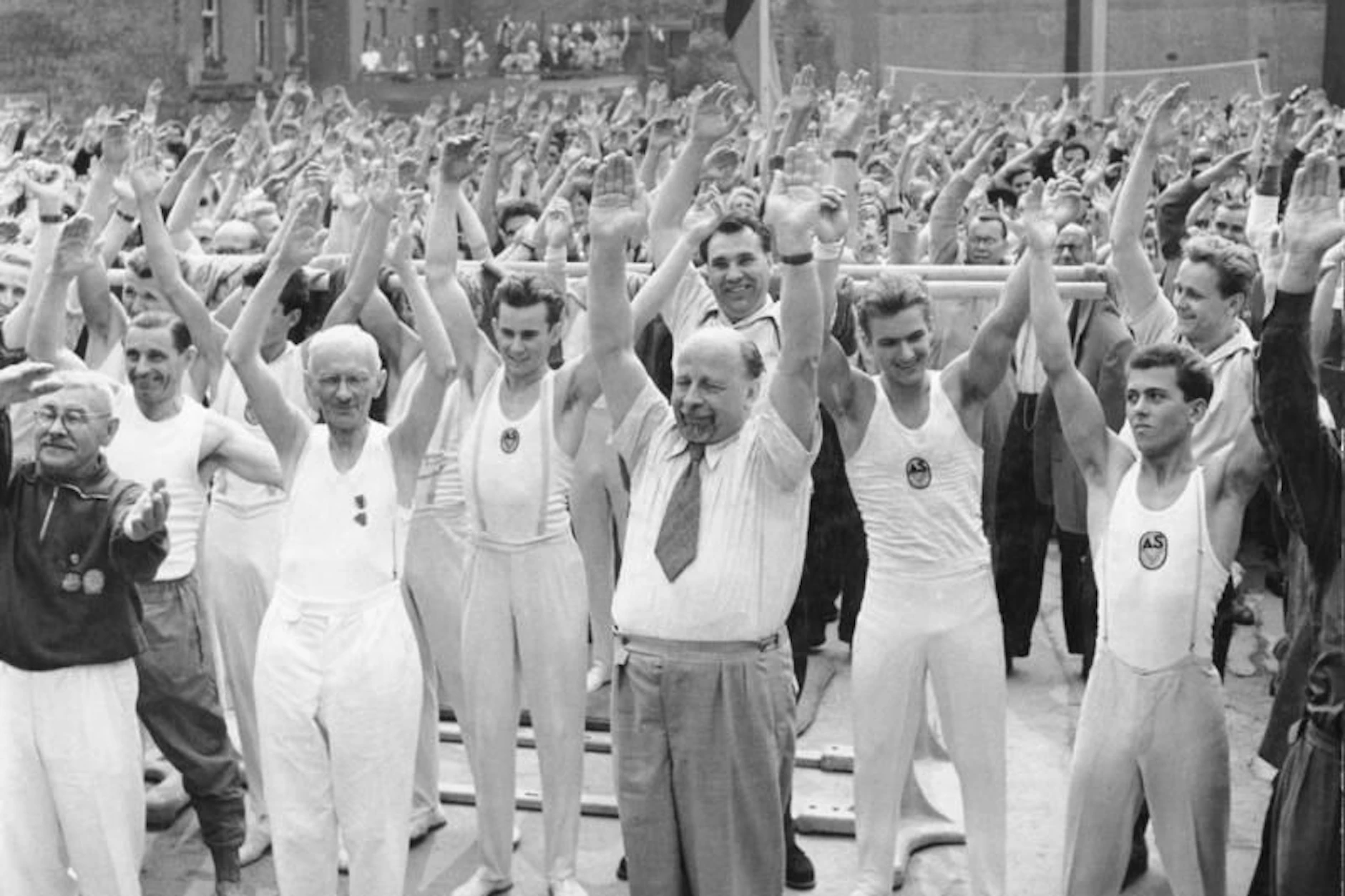 Walter Ulbricht 1959, beim 3. Deutschen Turn- und Sportfest in Leipzig. Ulbricht trieb bis ins hohe Alter gern Sport und förderte den Sport in Schulen, Betrieben und Hochschulen.