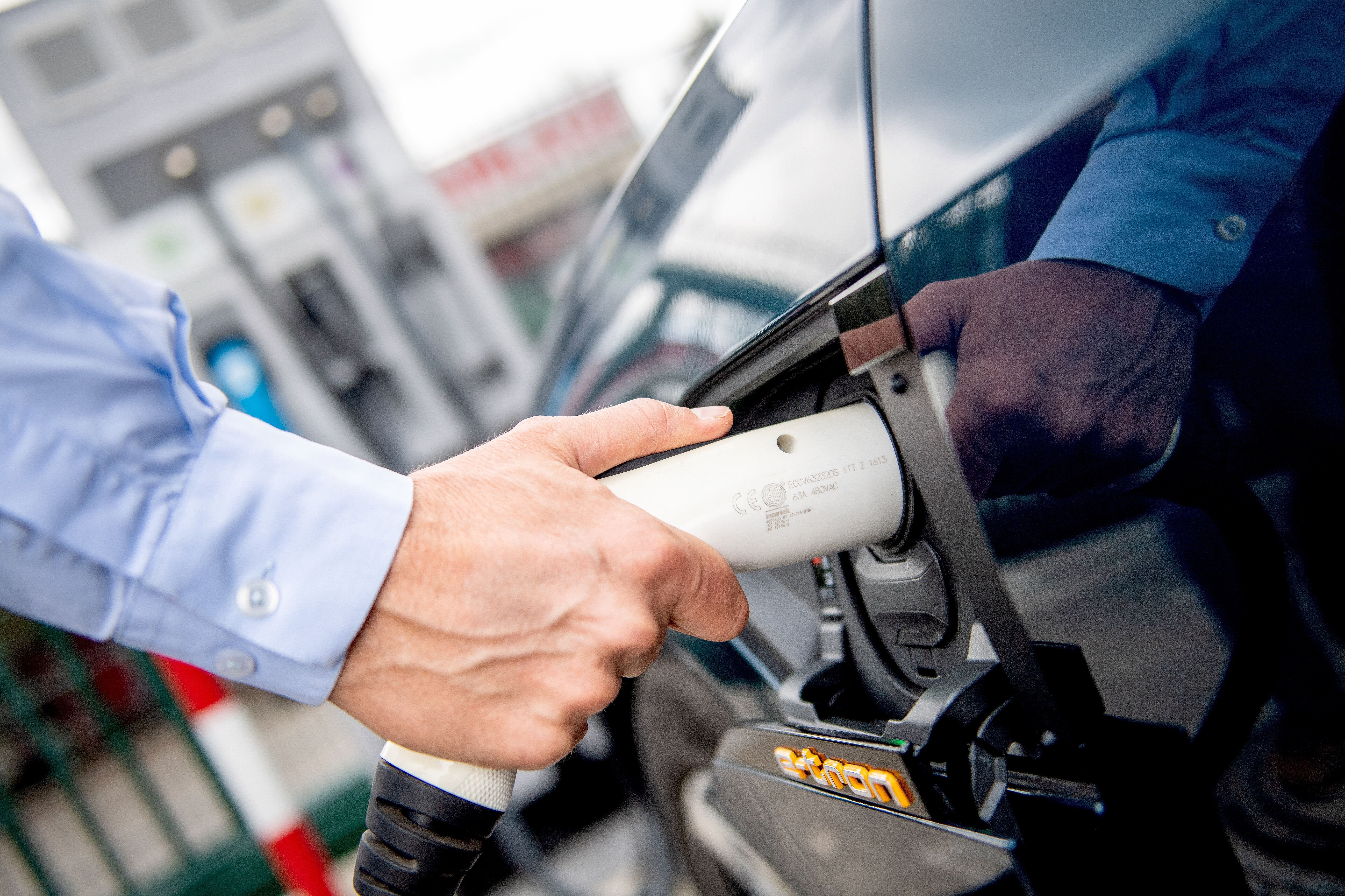 Bis zu 6000 Euro pro Haushalt: Bundestag beschließt neue E-Autoprämie