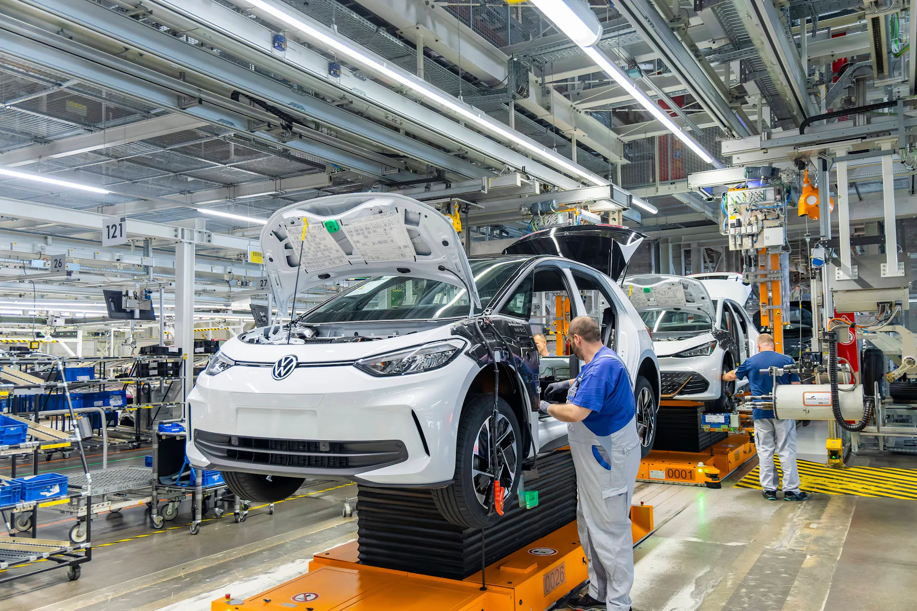 Trotz Milliardenumsätzen haben deutsche Autobauer wie VW offenbar immer weniger Geld zur Verfügung.