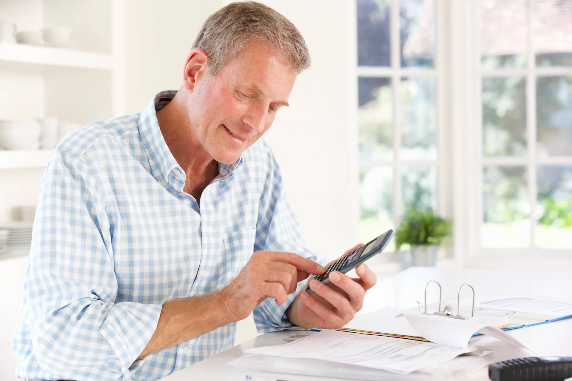 KI kann bei Steuererklärungen eine große Hilfe sein. Das wissen auch die Finanzämter. Auch sie setzen KI ein!