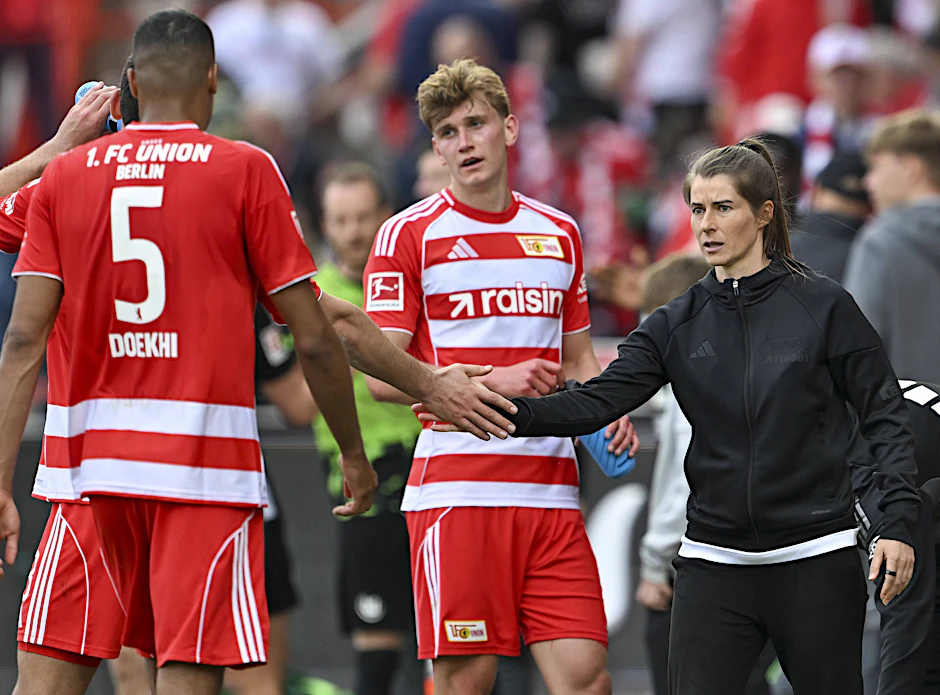 Marie-Louise Eta (r.) war trotz der Niederlage stolz auf ihre Mannschaft.