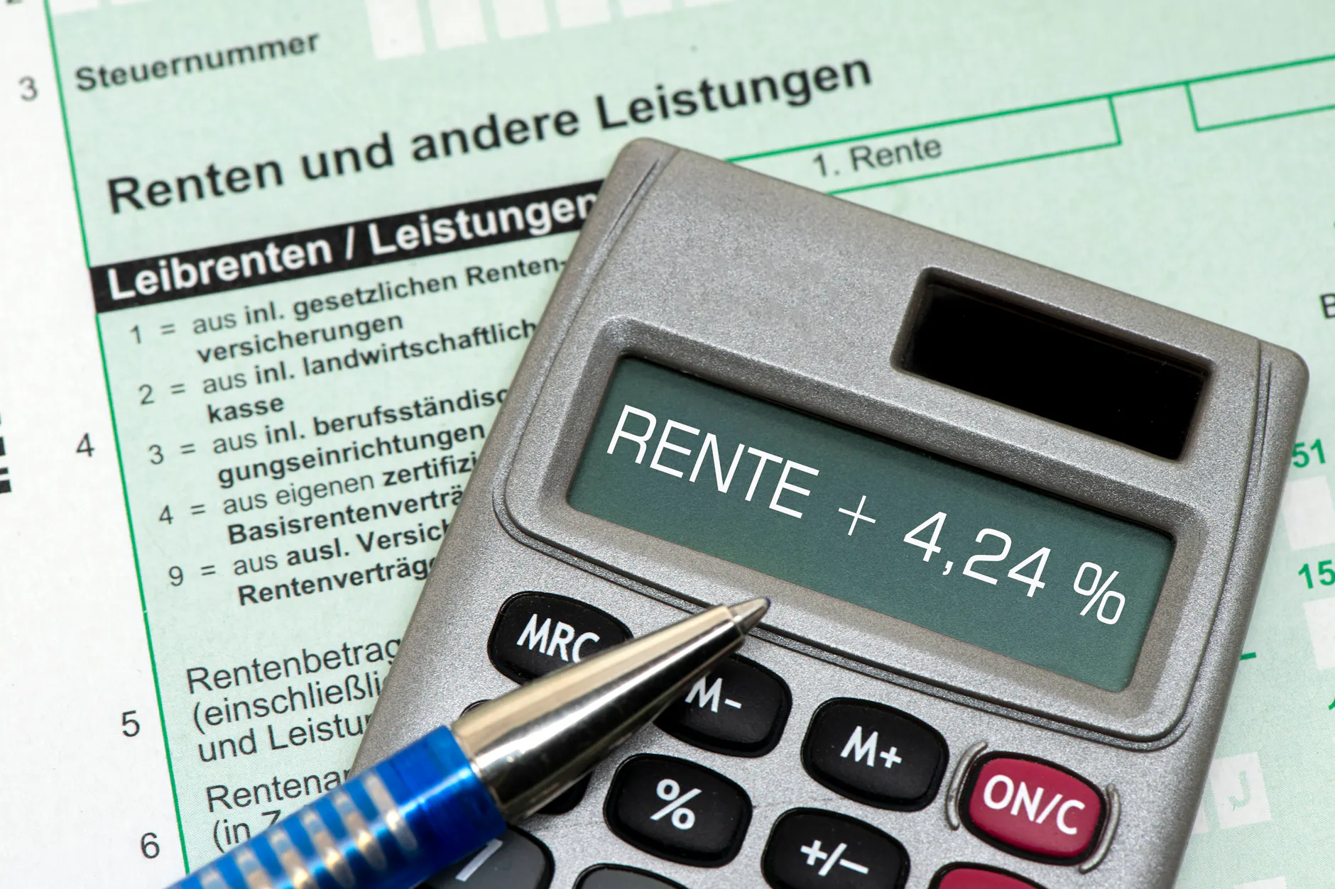 Rentenerhöhungen um 4,24 Prozent haben im Lauf der Jahre in Ost und West unterschiedliche Effekte.