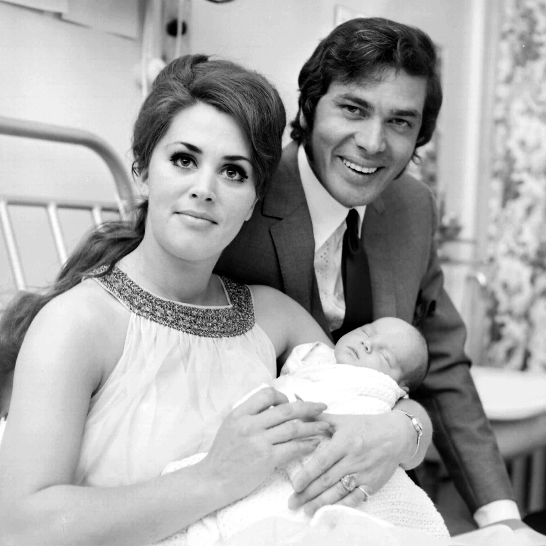Engelbert Humperdinck im Jahr 1968 mit seiner Frau und dem gemeinsamen Baby.