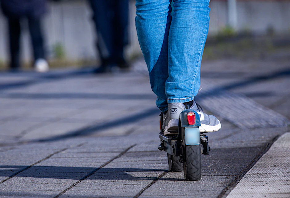 Mit einem E-Scooter passierte am Sonntag das Unglück auf dem Olympischen Platz.