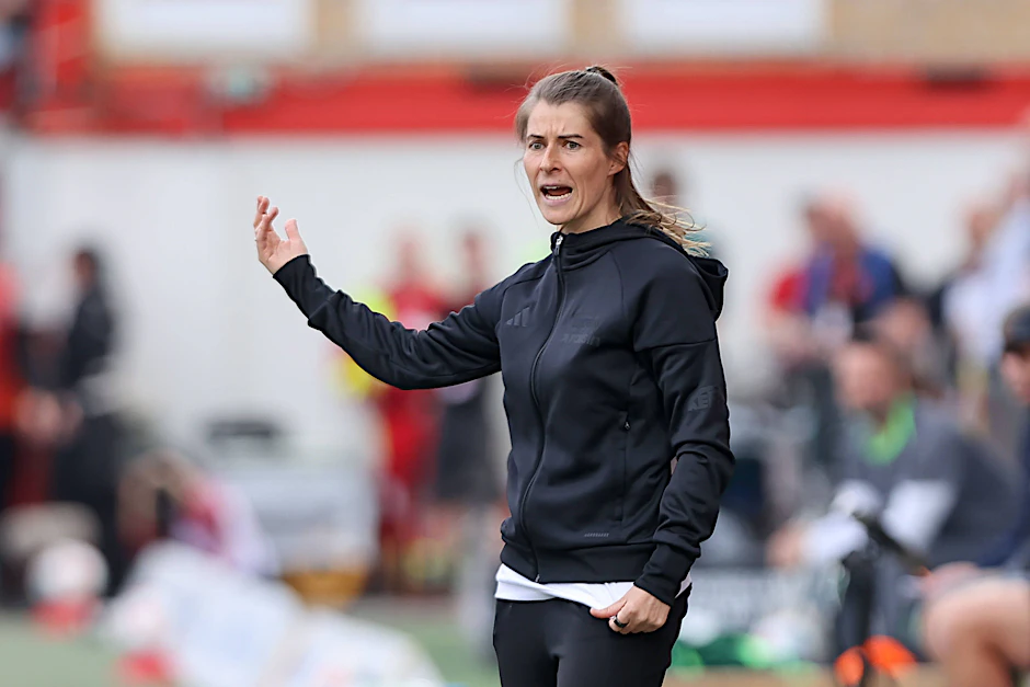 Ihre Kommandos brachten noch keinen Erfolg: Marie-Louise Eta verlor bei ihrem Debüt als Cheftrainerin des 1. FC Union Berlin gegen Wolfsburg.