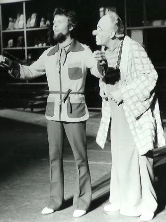 Im Friedrichstadt-Palast in Berlin stand Clown Ferdinand auch an der Seite von Zauberpeter Dr. Peter Kersten auf der Bühne.