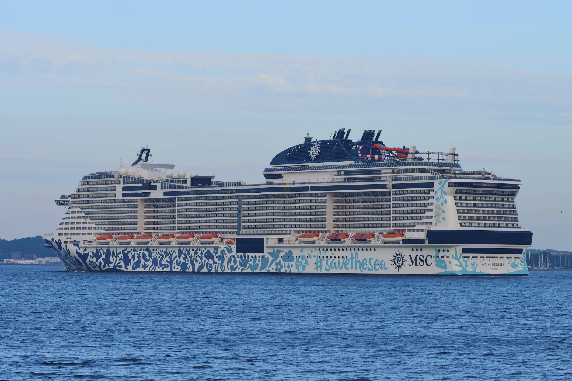 Die MSC Euribia saß wochenlang in Dubai fest.