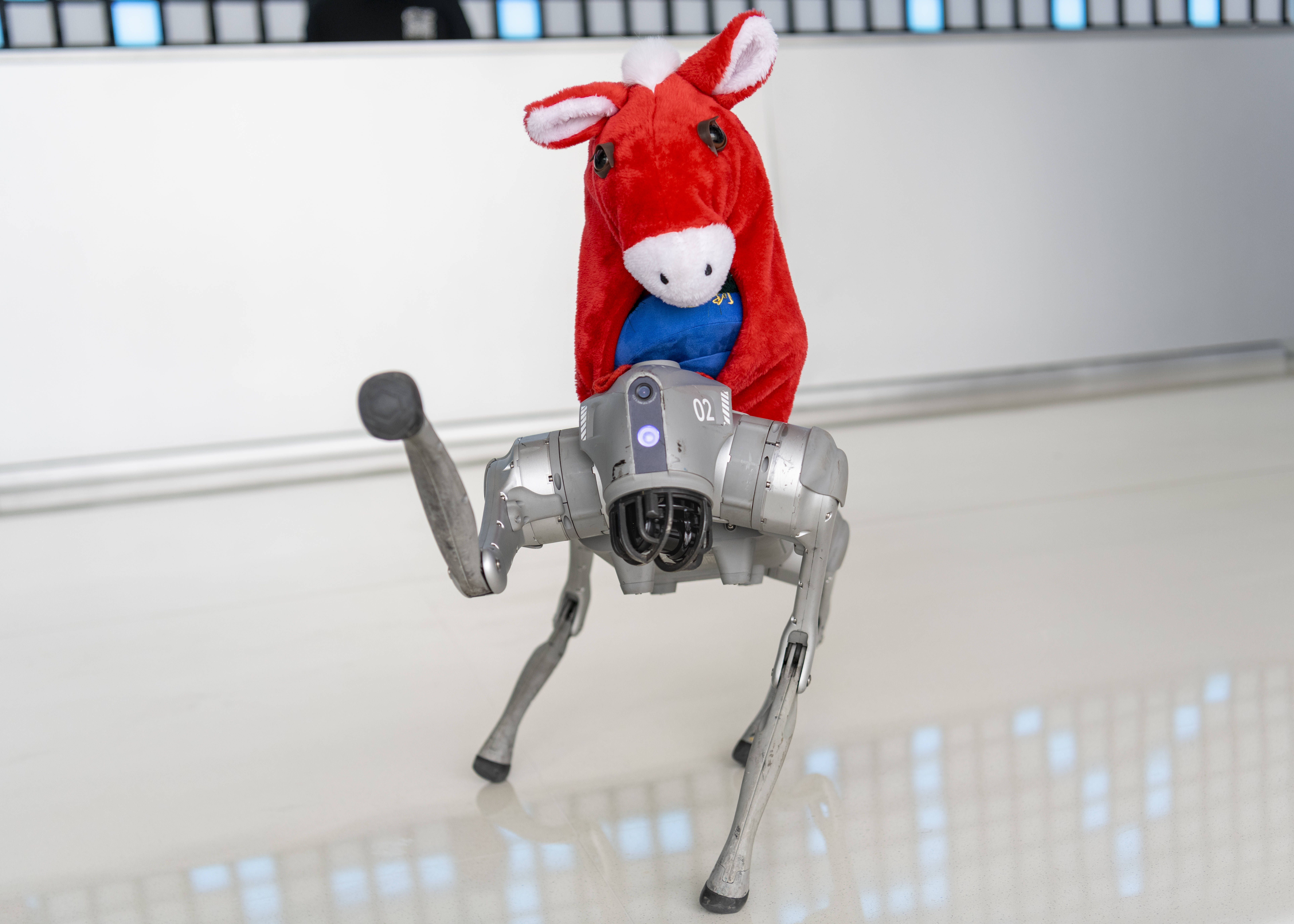 KI besiegt Mathe-Genies, scheitert aber am simplen Uhrenlesen