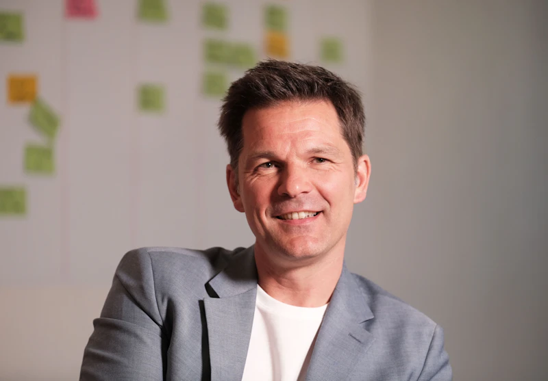 Steffen Krach im Interview: „Ich weiß bei Kai Wegner nicht mehr, ob er die Wahrheit sagt“