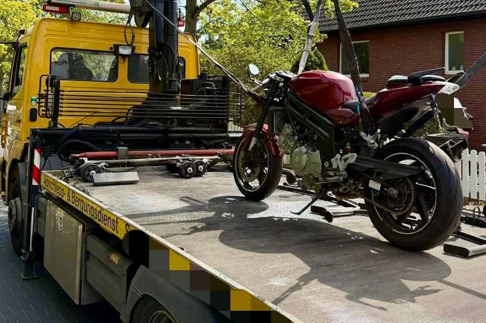 Sein Motorrad war der Raser los.