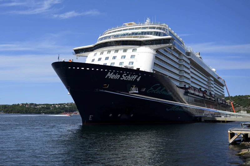 Iran macht Ernst: Deutsches TUI-Schiff gerät unter Beschuss