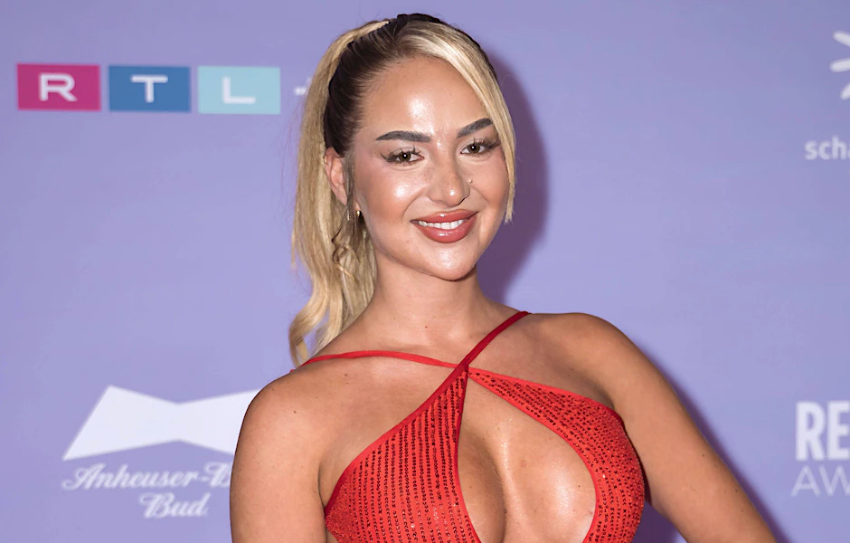 Emma Fernlund zeigt ihr neues Gesicht bei den Reality Awards.