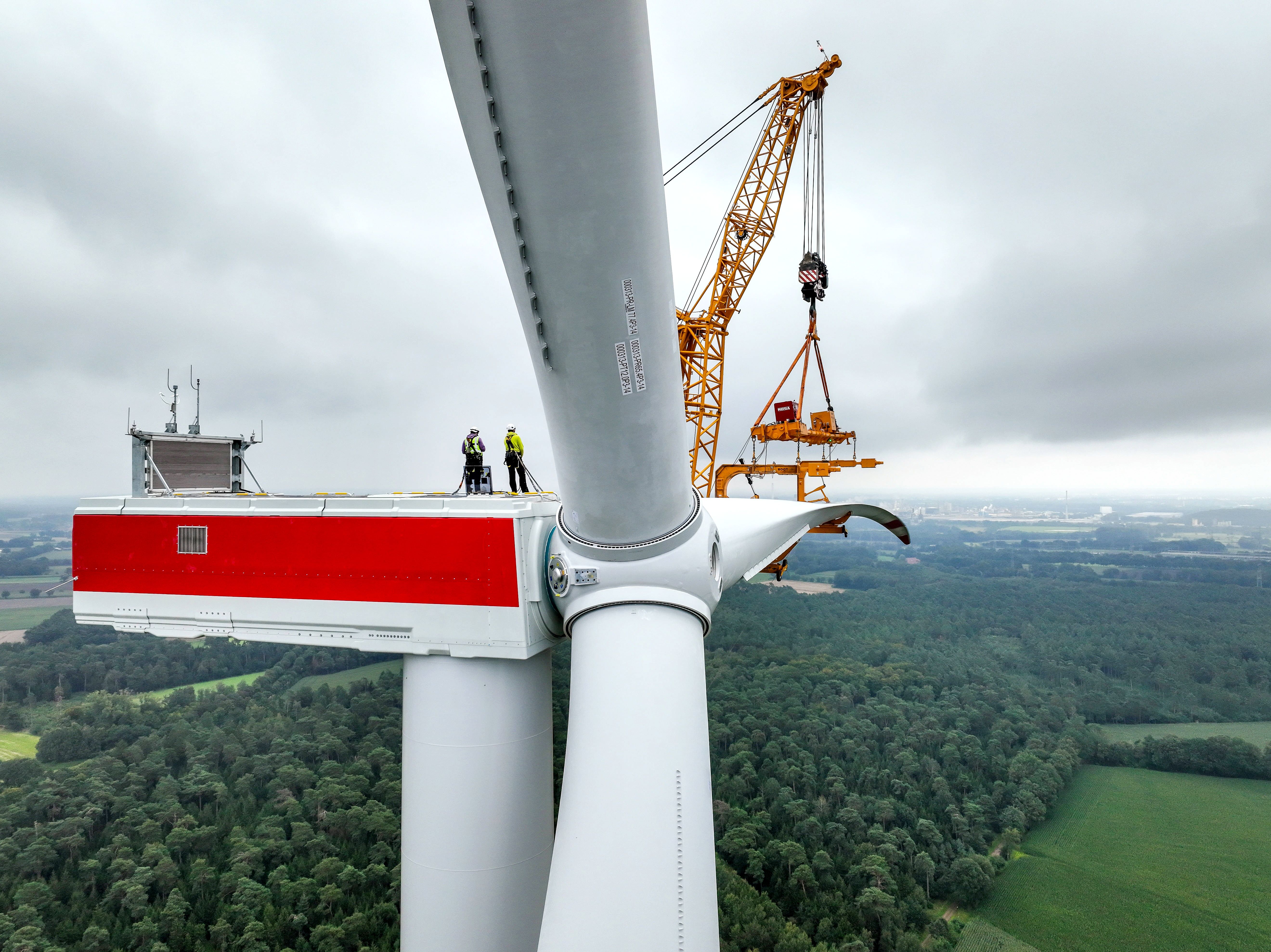 Windräder in der Feldflur: Hat sich der Senat belügen lassen – oder lässt er sich gerne belügen?