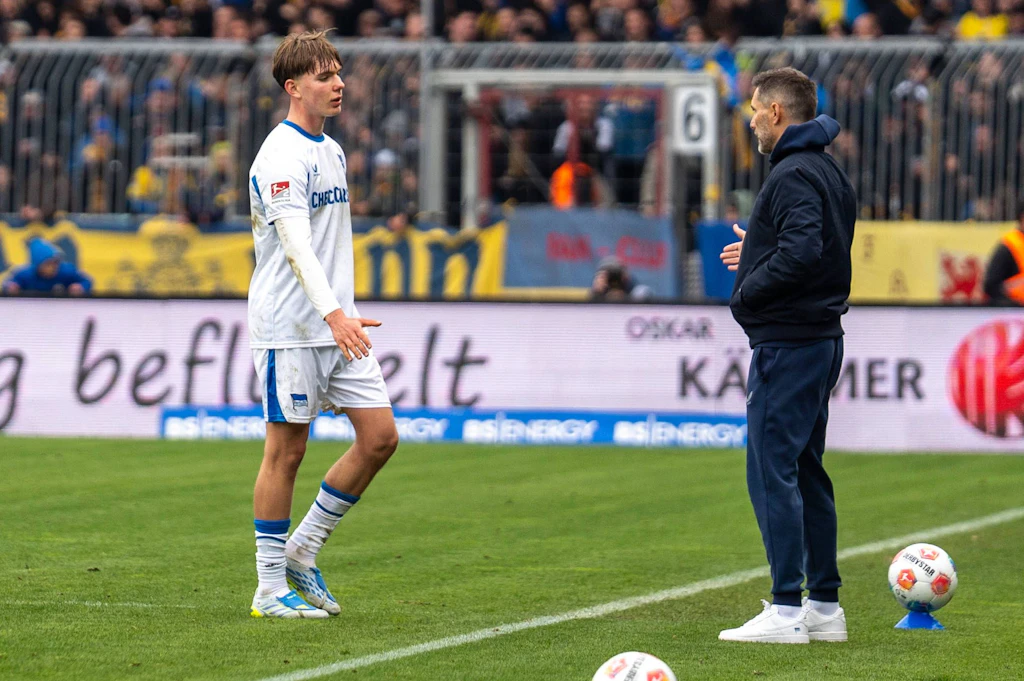 So leidet Hertha-Wunderkind Eichhorn wegen der Roten Karte