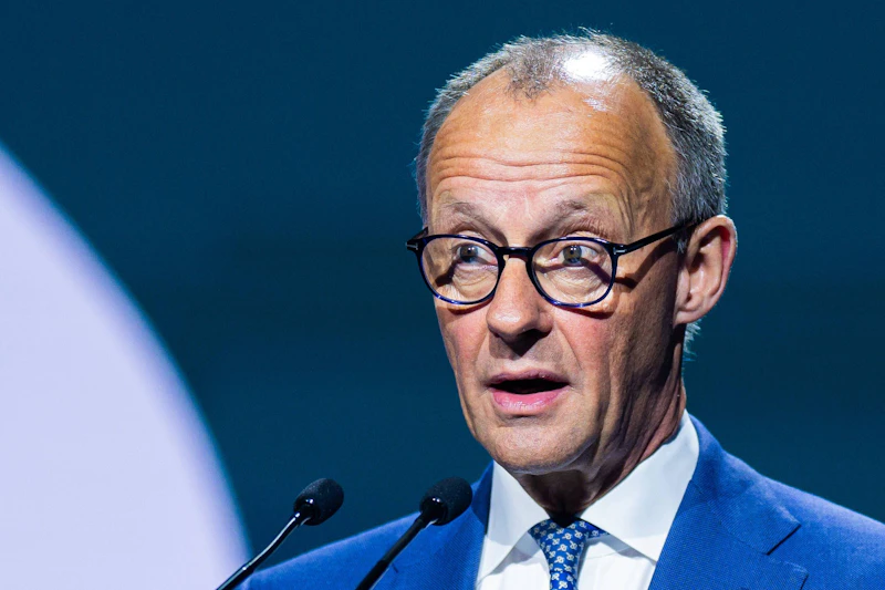 Der unbeliebteste Regierungschef der Welt kommt aus Deutschland