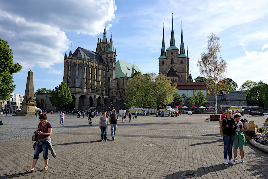 Tourismus in Thüringen besteht auch jenseits von klassischen Sehenswürdigkeiten wie dem Erfurter Domplatz.