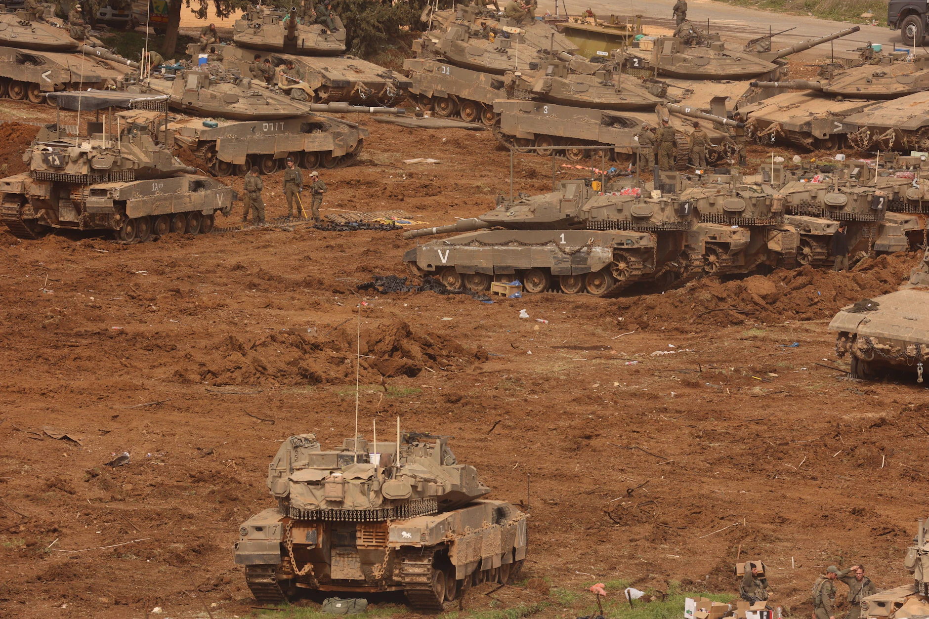 Eine israelische Panzereinheit an der Grenze zum Libanon