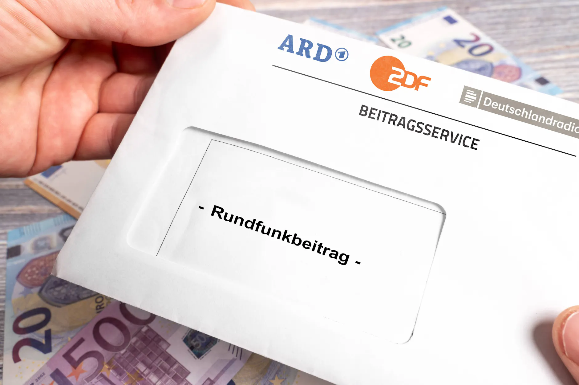 GEZ-Befreiung: Viele Rentner zahlen den Rundfunkbeitrag, obwohl sie nicht müssten