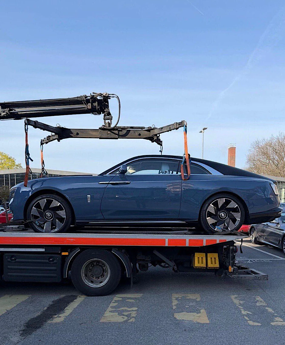Bei Durchsuchungen in Berlin und Brandenburg stellte die Polizei unter anderem einen Rolls-Royce sicher.
