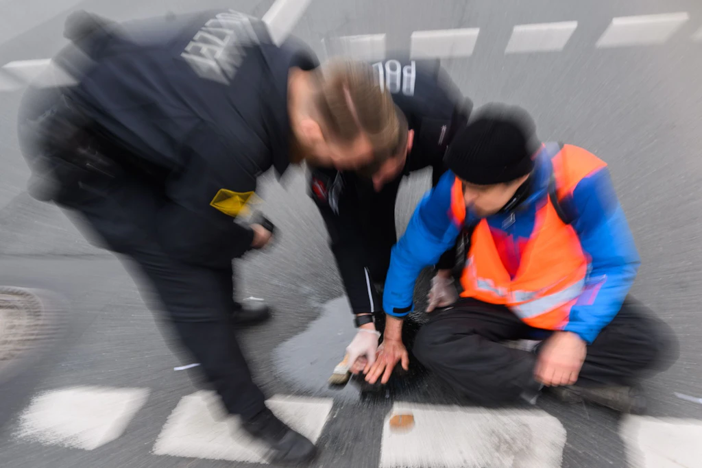 Sie sind wieder da: Das Comeback der Klima-Kleber