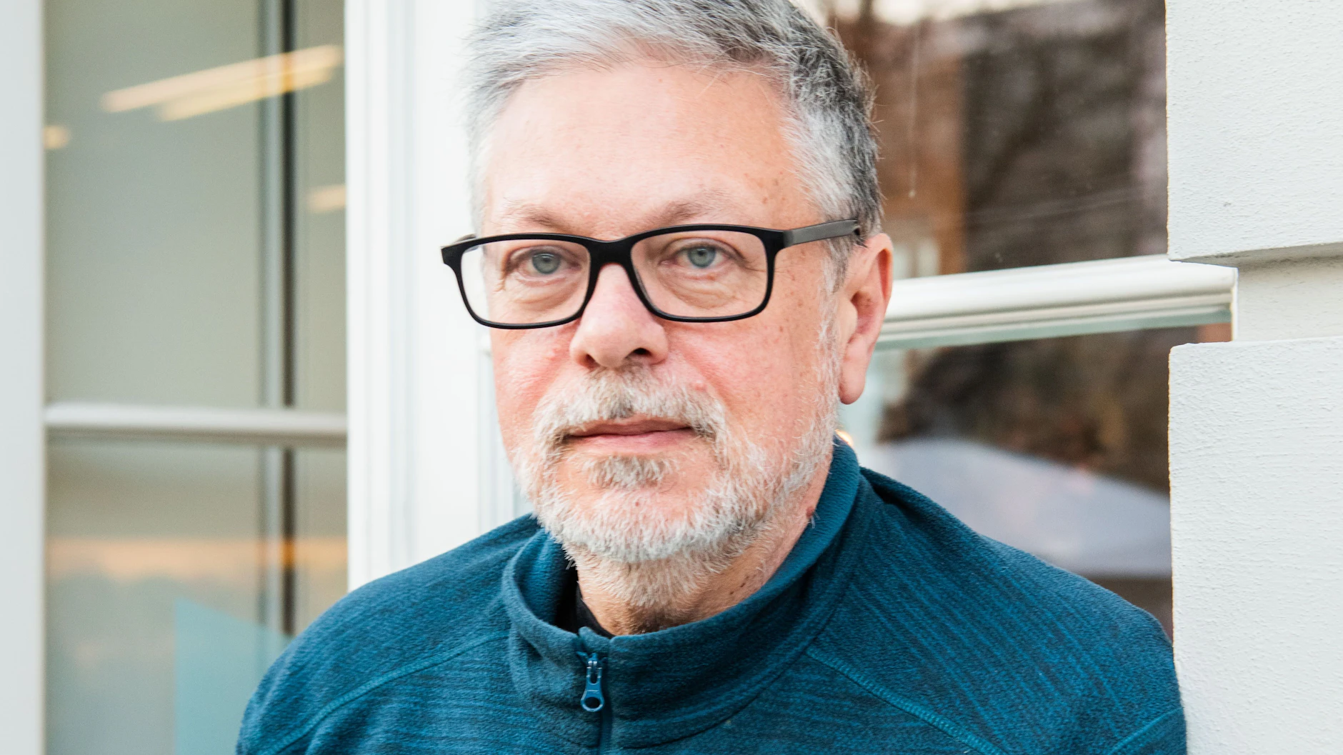 Michail Schischkin, fotografiert am 4. April 2025 bei der Buchmesse „Berlin Bebelplatz“. In diesem Jahr ist der in der Schweiz lebende russische Schriftsteller wieder dabei.