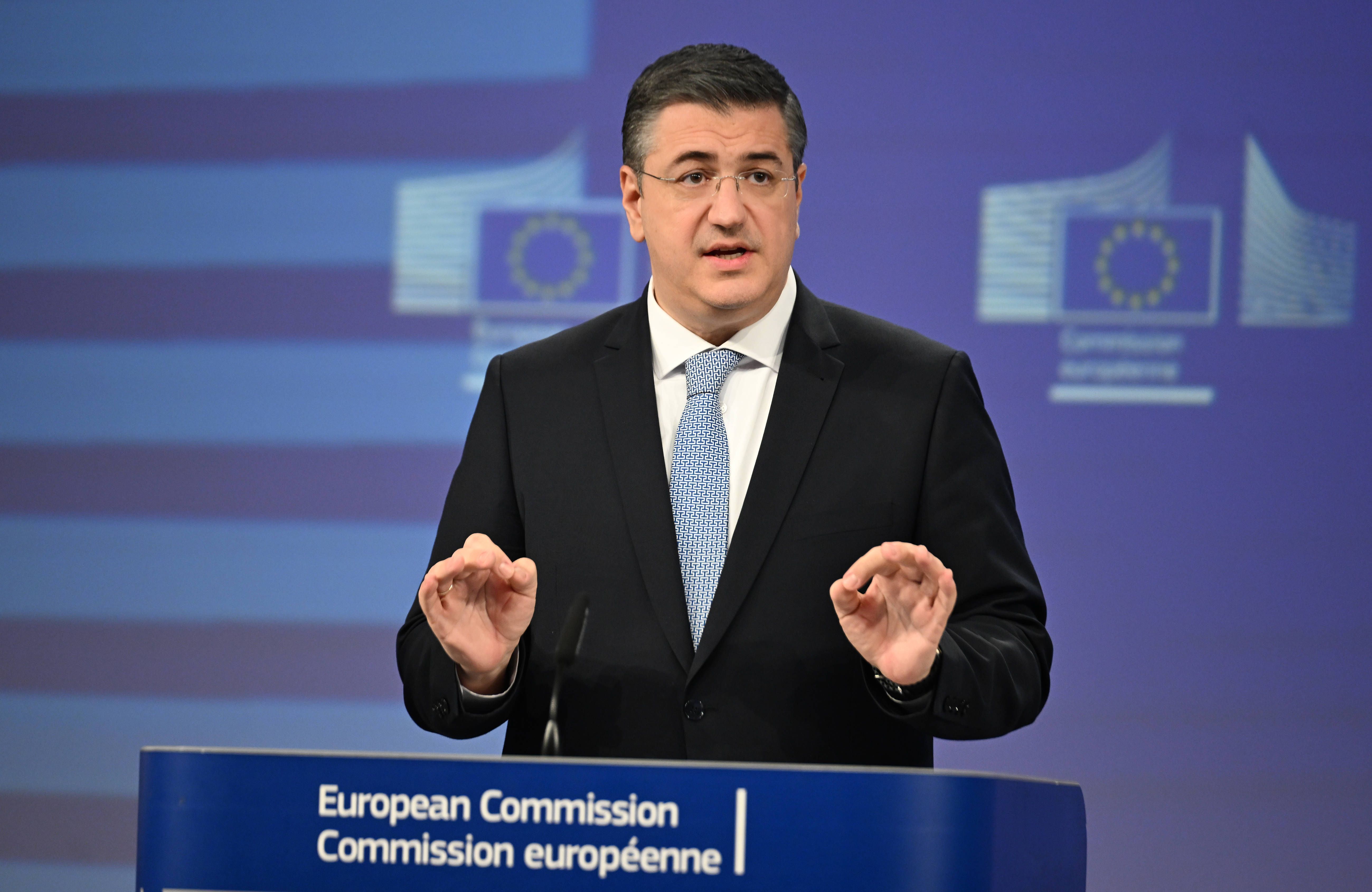 Drohende Engpässe: EU prüft Kerosin-Importe aus den USA