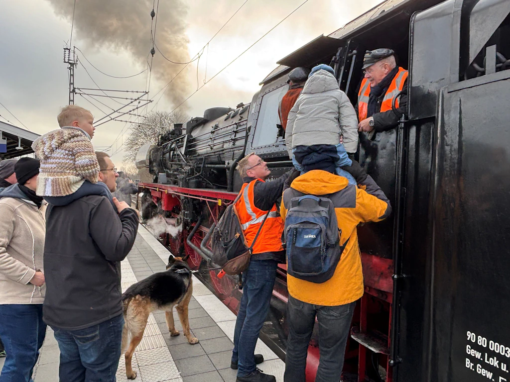 Duft von Kohle und Öl: Berliner Dampflokfest entführt in eine andere Zeit