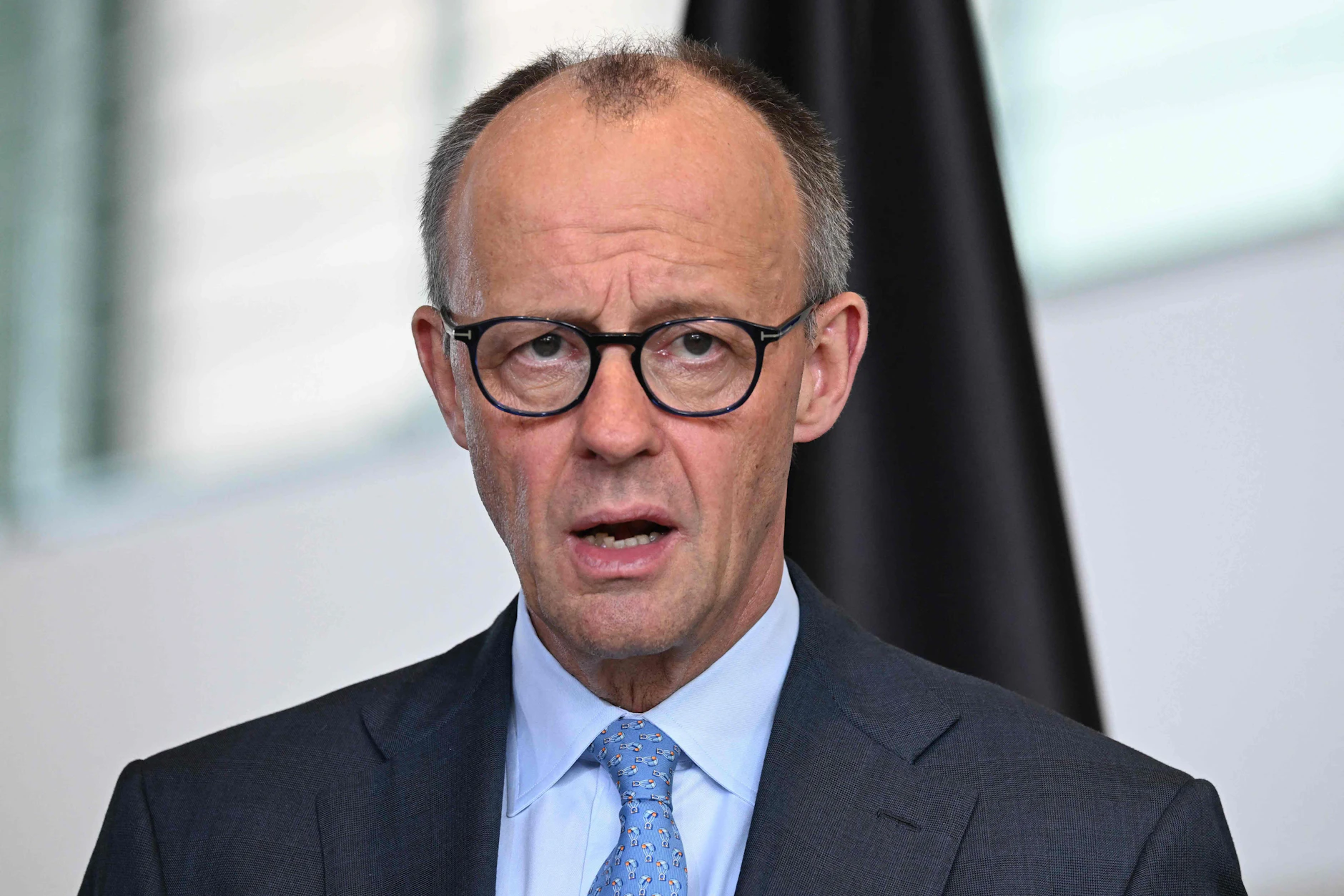 Wie Bundeskanzler Friedrich Merz diese Wette wohl findet?