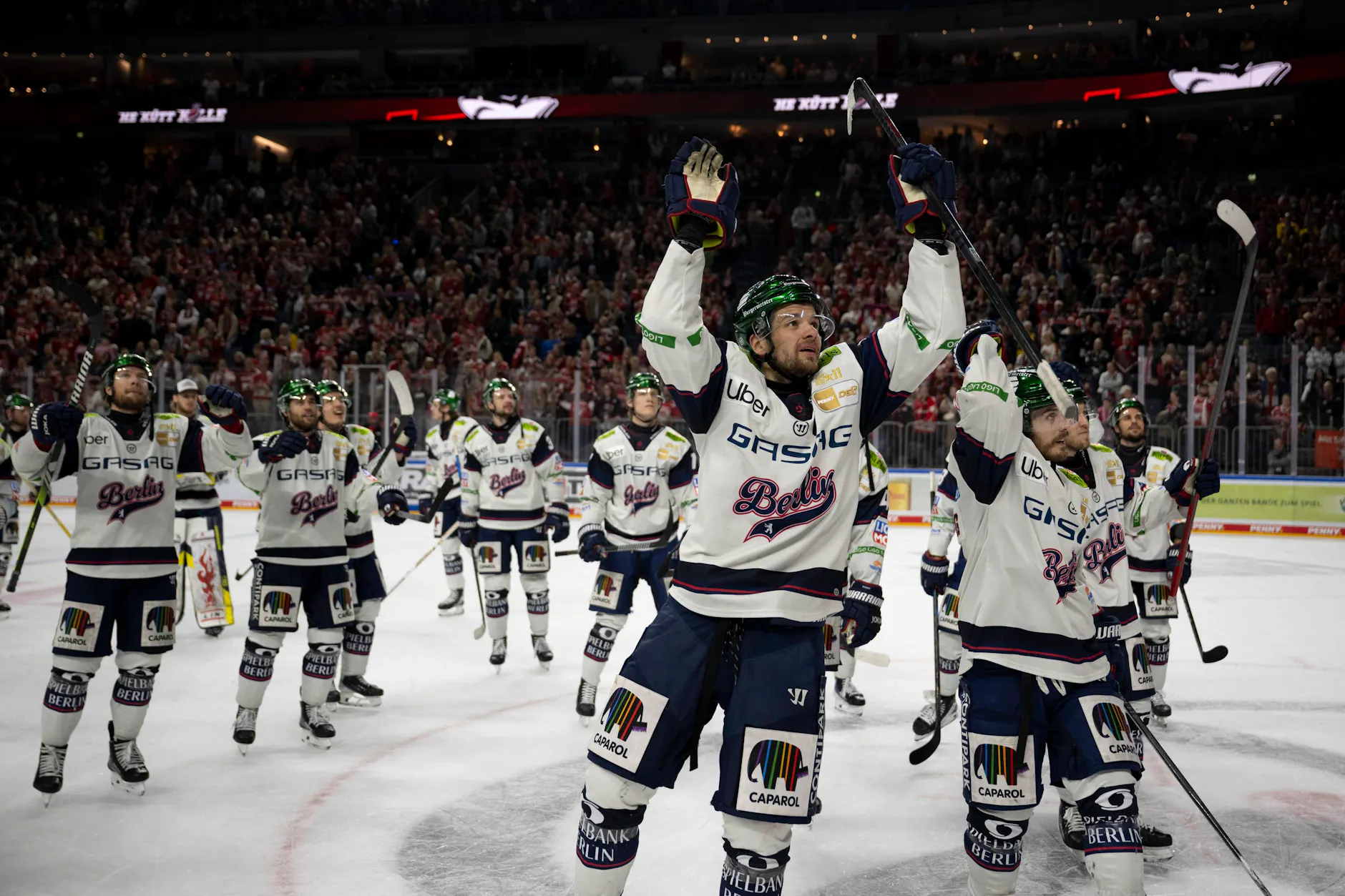Die Eisbären Berlin stehen nach einem Play-off-Sieg über die Kölner Haie im Finale.