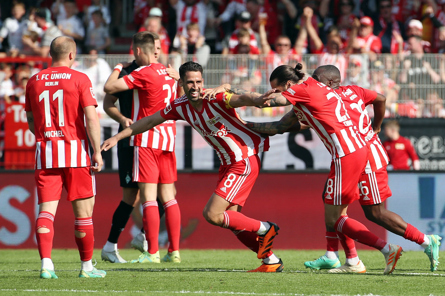 Der Tag, an dem sich Union für die Königsklasse qualifizierte: Rani Khedira (Mitte) traf da entscheidend gegen Werder Bremen.